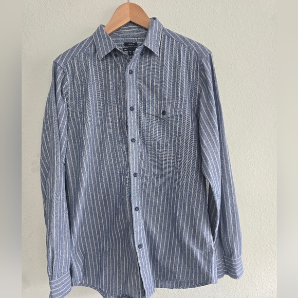 Gap Chambray Button Down Shirt Men Size M Classic Fit 100% Cotton Strip Capsule - Picture 1 of 11